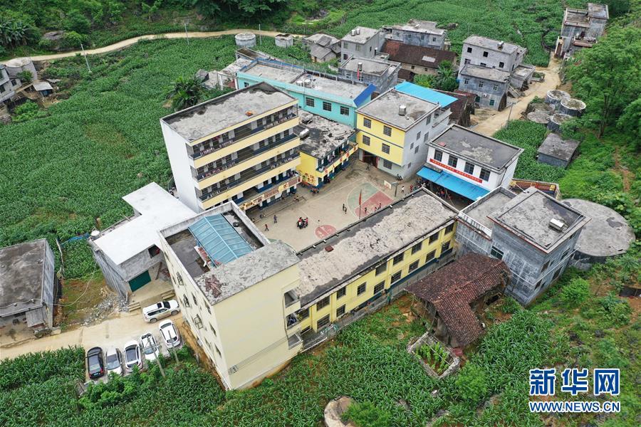 （新華全媒頭條&middot;圖文互動）（14）決戰(zhàn)千山萬弄間&mdash;&mdash;廣西&ldquo;極貧角落&rdquo;最后攻堅記