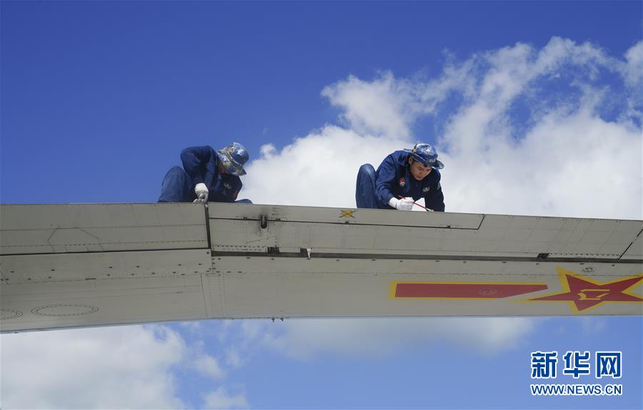 （在習(xí)近平強(qiáng)軍思想指引下&middot;我們在戰(zhàn)位報(bào)告&middot;圖文互動(dòng)）（1）偵天探海 狩獵?？?mdash;&mdash;南部戰(zhàn)區(qū)海軍航空兵某師加速轉(zhuǎn)型提升新質(zhì)戰(zhàn)斗力記事