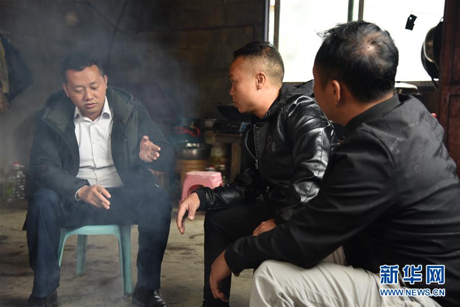 （決戰(zhàn)決勝脫貧攻堅(jiān)&middot;圖文互動(dòng)）&ldquo;父親未完成的事業(yè)，我來完成&rdquo;&mdash;&mdash;貴州父子接力脫貧攻堅(jiān)