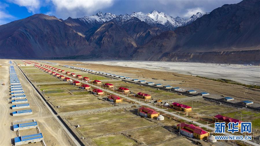 （新華全媒頭條&middot;圖文互動）（1）新天地 新兒女 新奇跡&mdash;&mdash;脫貧攻堅(jiān)繪就新疆新圖景