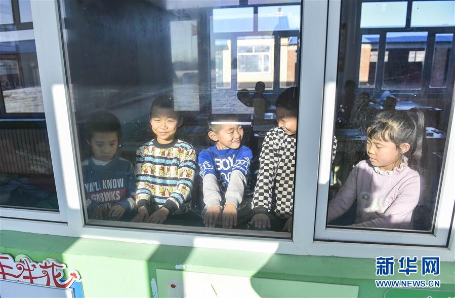 （新華全媒頭條&middot;圖文互動）（14）偉大旗幟引領(lǐng)歷史巨變&mdash;&mdash;習(xí)近平新時代中國特色社會主義思想指引&ldquo;十三五&rdquo;經(jīng)濟社會發(fā)展述評