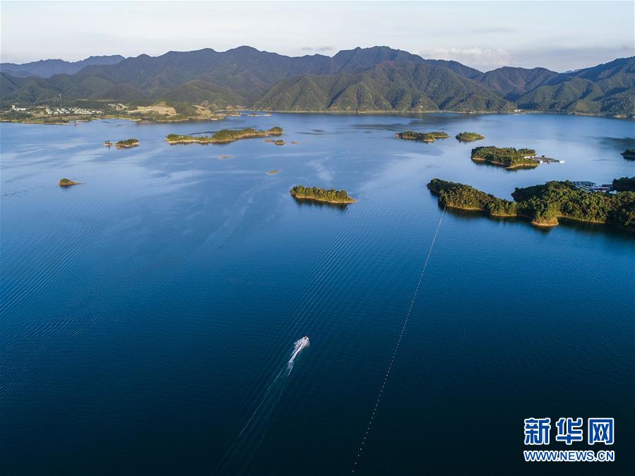 (新華全媒頭條·圖文互動(dòng))(9)歷史交匯點(diǎn)上的宏偉藍(lán)圖 ——《中共中央關(guān)于制定國民經(jīng)濟(jì)和社會發(fā)展第十四個(gè)五年規(guī)劃和二〇三五年遠(yuǎn)景目標(biāo)的建議》誕生記