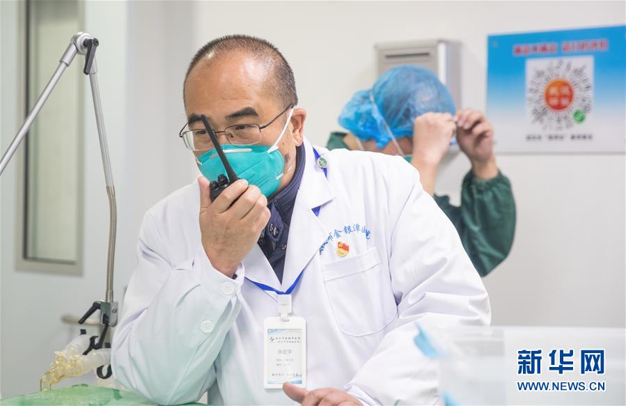 （抗疫先進(jìn)事跡&middot;圖文互動）（5）張定宇：疫情&ldquo;暴風(fēng)眼&rdquo;里，&ldquo;漸凍&rdquo;之軀與時間賽跑