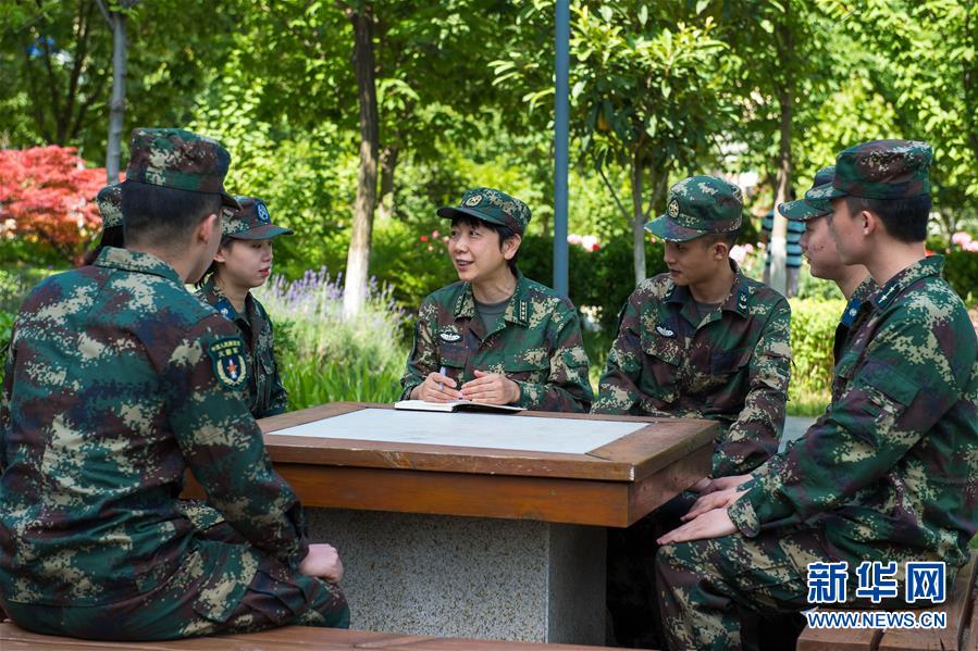 （代表委員履職&middot;圖文互動(dòng)）全國政協(xié)委員王雪梅：讓更多年輕人了解部隊(duì) 熱愛軍旅文化