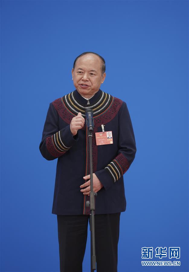 （兩會(huì)&middot;政協(xié)開(kāi)幕）（6）接受采訪(fǎng)