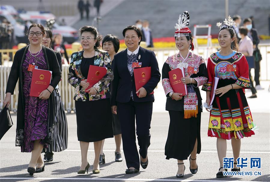 （兩會(huì)&middot;XHDW）（27）十三屆全國(guó)人大三次會(huì)議舉行閉幕會(huì)