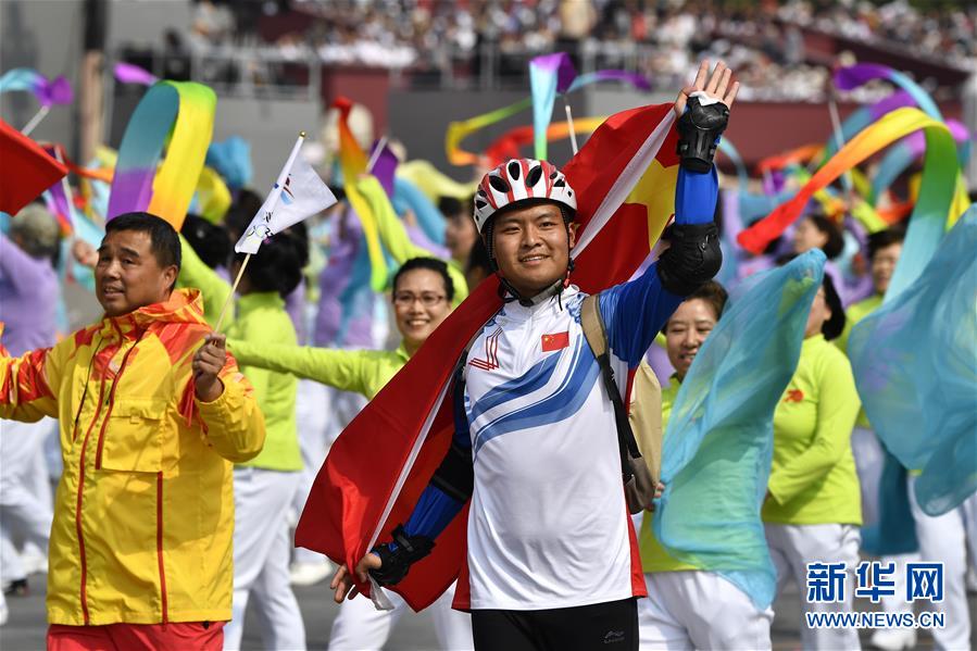 （國(guó)慶70周年&middot;慶祝大會(huì)）慶祝中華人民共和國(guó)成立70周年大會(huì)在京隆重舉行