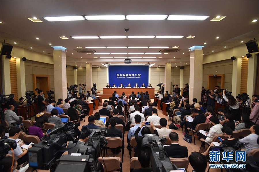 （新華全媒頭條&middot;圖文互動）（9）潮起東方萬象新&mdash;&mdash;以習(xí)近平同志為核心的黨中央團(tuán)結(jié)帶領(lǐng)全黨全軍全國各族人民貫徹落實黨的十九大精神紀(jì)實