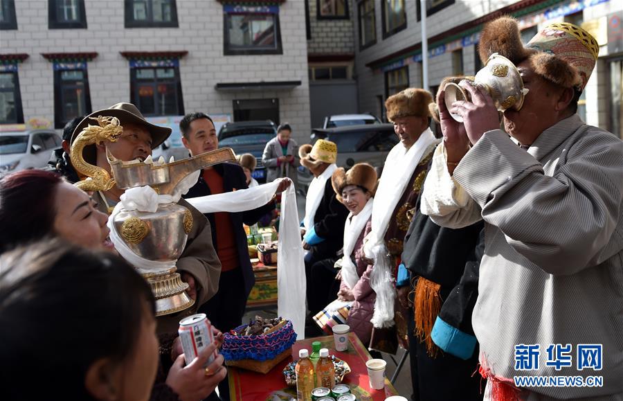 （兩會(huì)前夕看落實(shí)&middot;圖文互動(dòng)）（4）格?；ㄩ_(kāi) 幸福路寬&mdash;&mdash;西藏落實(shí)習(xí)近平總書(shū)記全國(guó)兩會(huì)重要講話精神紀(jì)實(shí)