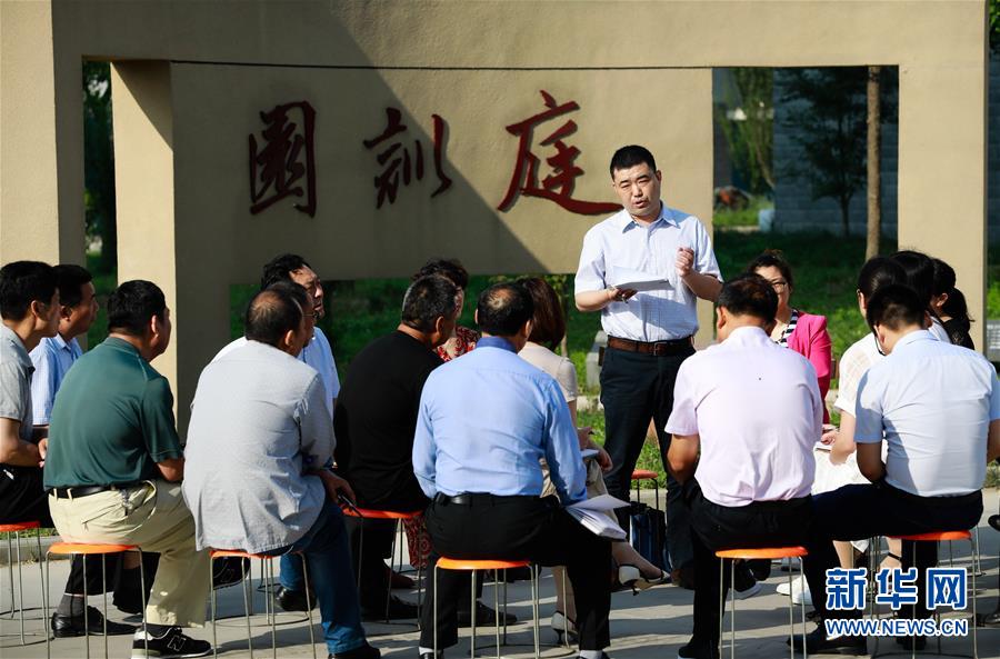 （新華全媒頭條&middot;圖文互動）（10）開啟法治中國新時代&mdash;&mdash;以習近平同志為核心的黨中央推進全面依法治國紀實