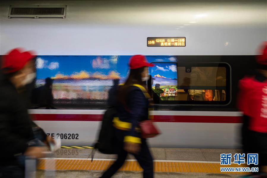 （在習近平新時代中國特色社會主義思想指引下&mdash;&mdash;新時代新作為新篇章&middot;習近平總書記關切事&middot;圖文互動）（2）讓貧困勞動力端穩(wěn)就業(yè)的&ldquo;飯碗&rdquo;&mdash;&mdash;各地就業(yè)扶貧不松勁鞏固脫貧成果