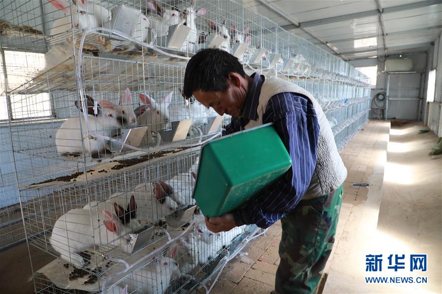 （在習近平新時代中國特色社會主義思想指引下&mdash;&mdash;新時代新作為新篇章&middot;習近平總書記關切事&middot;圖文互動）（1）啃下最后的硬骨頭&mdash;&mdash;脫貧攻堅掛牌督戰(zhàn)進行時