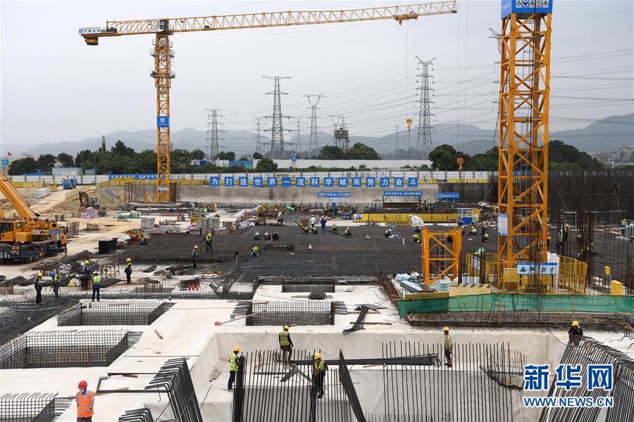 （在習(xí)近平新時(shí)代中國(guó)特色社會(huì)主義思想指引下&mdash;&mdash;新時(shí)代新作為新篇章&middot;習(xí)近平總書記關(guān)切事&middot;圖文互動(dòng)）（6）新機(jī)遇、新引擎&mdash;&mdash;重大工程重大項(xiàng)目建設(shè)新動(dòng)向觀察