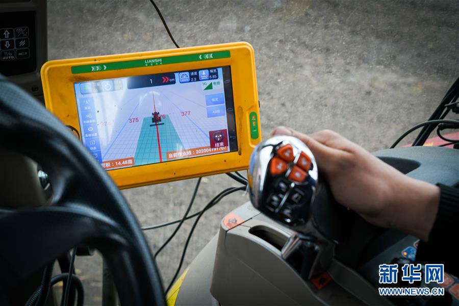 （在習近平新時代中國特色社會主義思想指引下&mdash;&mdash;新時代新作為新篇章&middot;習近平總書記關(guān)切事&middot;圖文互動）（3）讓農(nóng)民挑上&ldquo;金扁擔&rdquo;&mdash;&mdash;農(nóng)業(yè)現(xiàn)代化的生動實踐掃描