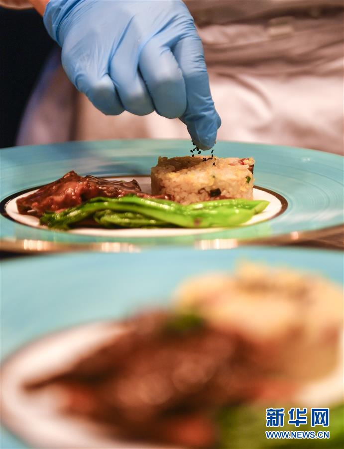 （在習(xí)近平新時(shí)代中國(guó)特色社會(huì)主義思想指引下&mdash;&mdash;新時(shí)代新作為新篇章&middot;習(xí)近平總書記關(guān)切事&middot;圖文互動(dòng)）（5）珍惜盤中餐，狠剎浪費(fèi)風(fēng)&mdash;&mdash;各地積極行動(dòng)堅(jiān)決制止餐飲浪費(fèi)
