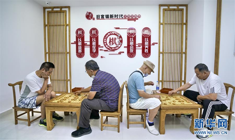 （總書記推動的改革身邊事&middot;文化改革篇）（2）特寫：&ldquo;生活便利了，環(huán)境變美了，人也舒心了&rdquo; &mdash;&mdash;感受基層文明實踐站里的惠民服務(wù)