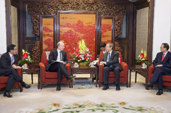 馬凱會見國際證監(jiān)會組織理事會主席、香港證監(jiān)會行政總裁歐達(dá)禮和香港證監(jiān)會主席唐家成