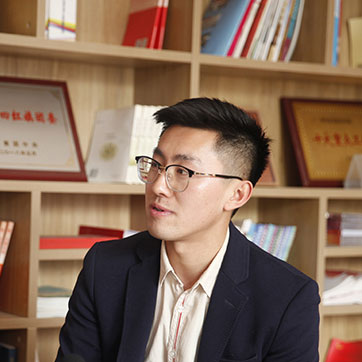 【青春的故事】&ldquo;鋼鐵人&rdquo;是怎樣煉成的？