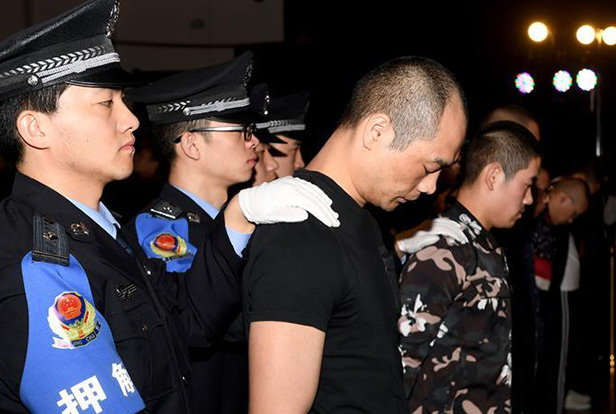 陜西省西安市新城區(qū)人民法院依法對(duì)韓某某等8人非法高利放貸、暴力討債涉黑一案公開(kāi)宣判