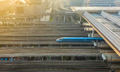 在沒(méi)有路的地方，中國(guó)探出一條條新路