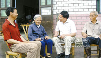 &ldquo;一離開群眾，內(nèi)心就感到孤獨(dú)&rdquo;&mdash;記&ldquo;鄉(xiāng)村判官&rdquo;楊斌圣