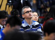 會議現(xiàn)場的境外媒體記者