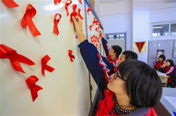 河北安平：&ldquo;紅色絲帶&rdquo;飄進校園