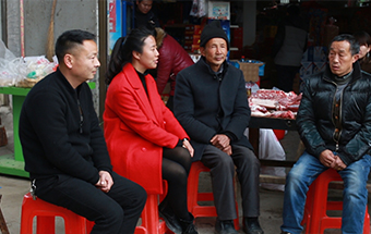 克難，帶領(lǐng)村民改變家鄉(xiāng)落后面貌