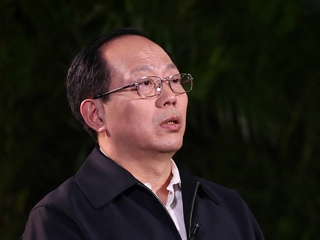 如何發(fā)展壯大體育產(chǎn)業(yè)？