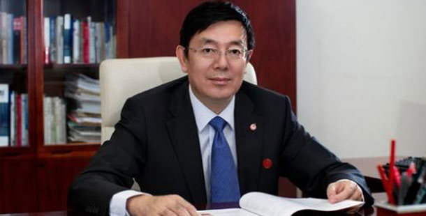 中航飛機(jī)董事長(zhǎng)、分黨組書記方玉峰&mdash;&mdash;中航飛機(jī)要想同國(guó)際航空產(chǎn)業(yè)強(qiáng)者過招，必須與市場(chǎng)全面接軌，逐步褪去傳統(tǒng)國(guó)有企業(yè)的&ldquo;光環(huán)&rdquo;。這就要求我們?nèi)ν七M(jìn)企業(yè)改革，利用上市平臺(tái)，建立先進(jìn)的法人治理結(jié)構(gòu)，建立高效的、敏捷反應(yīng)的價(jià)值創(chuàng)造主體。