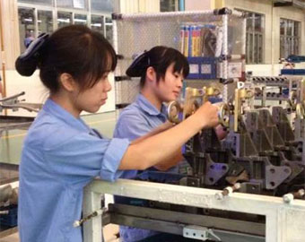 見過發(fā)動(dòng)機(jī)是如何裝配的嗎？