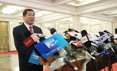 何立峰：2016年實現(xiàn)了穩(wěn)增長、穩(wěn)就業(yè)