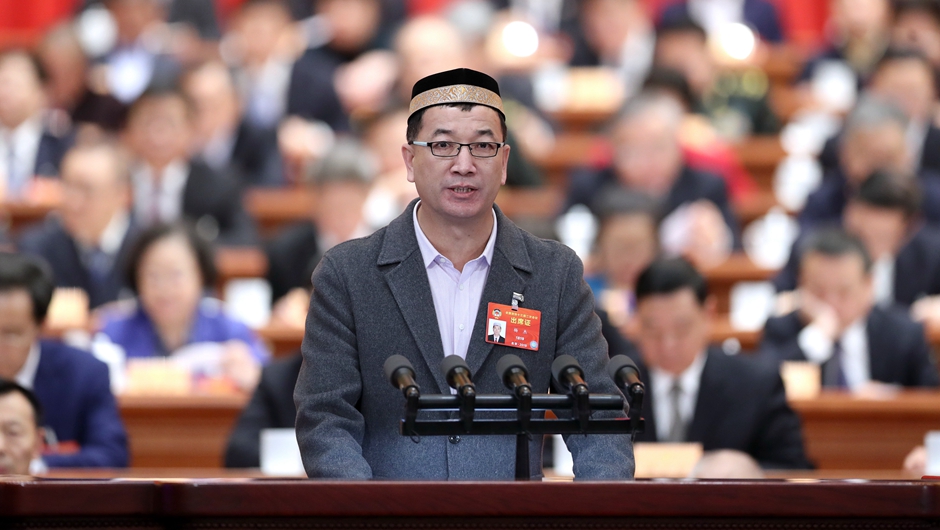 新疆維吾爾自治區(qū)呼圖壁縣政協(xié)副主席、伊斯蘭教協(xié)會會長，呼圖壁縣城鎮(zhèn)陜西寺阿訇 楊杰