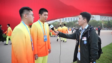 &ldquo;我們是慶祝大會(huì)的背景音樂(lè)&rdquo;