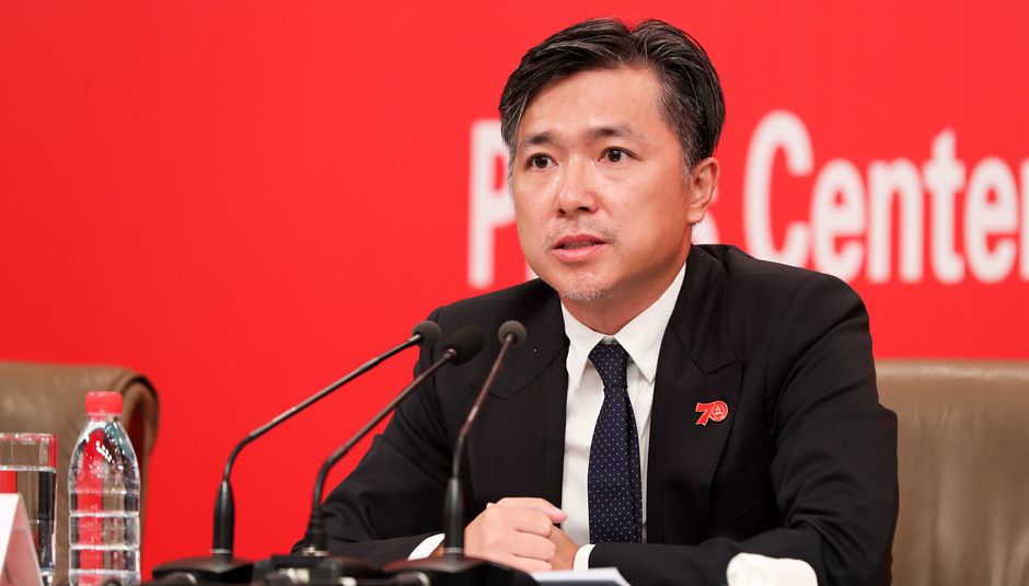 群眾游行總導(dǎo)演、北京師范大學(xué)藝術(shù)與傳媒學(xué)院副院長肖向榮介紹情況