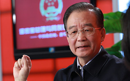 溫家寶總理接受中國政府網(wǎng)、新華網(wǎng)聯(lián)合專訪并與網(wǎng)友在線交流