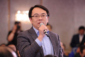 新華社、新華網(wǎng)記者提問(wèn)