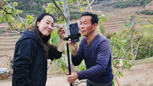 追夢中國人｜梁倩娟：隴南鄉(xiāng)親們的&ldquo;店小二&rdquo;