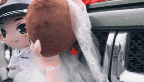 乘風(fēng)破浪來娶你！海軍某部30對(duì)新人舉行集體婚禮