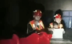 整理箱變小船 小朋友，消防員叔叔來(lái)了！