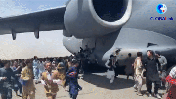 全球連線丨慘??！喀布爾機(jī)場現(xiàn)場