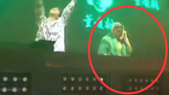 66歲奶奶白天炸臭豆腐晚上酒吧當(dāng)DJ