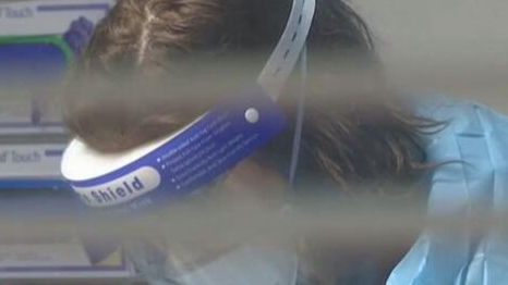 美國(guó)專(zhuān)家：變異毒株傳播或?qū)⒓觿∫咔? /></a>
<div   id=