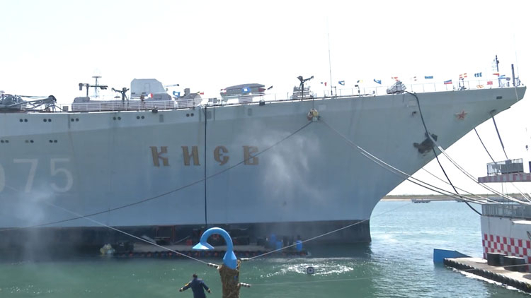 驚險(xiǎn)刺激！打卡國(guó)內(nèi)唯一的航母主題公園，讓到場(chǎng)游客大呼過(guò)癮