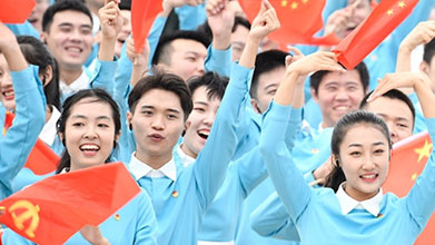 今天，這些歌在天安門廣場唱響