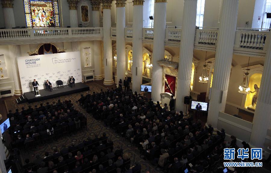 6月18日，國(guó)務(wù)院總理李克強(qiáng)在倫敦金融城市長(zhǎng)官邸面向英國(guó)皇家國(guó)際問(wèn)題研究所和國(guó)際戰(zhàn)略研究所兩大智庫(kù)發(fā)表題為《共建包容發(fā)展的美好世界》的演講。新華社記者 張鐸 攝