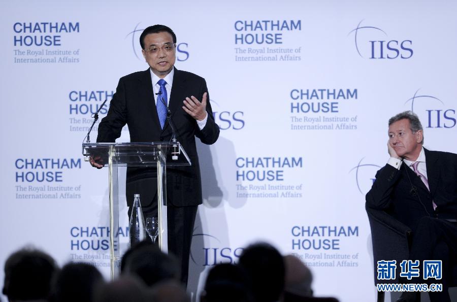 6月18日，國(guó)務(wù)院總理李克強(qiáng)在倫敦金融城市長(zhǎng)官邸面向英國(guó)皇家國(guó)際問(wèn)題研究所和國(guó)際戰(zhàn)略研究所兩大智庫(kù)發(fā)表題為《共建包容發(fā)展的美好世界》的演講。新華社記者 張鐸 攝 