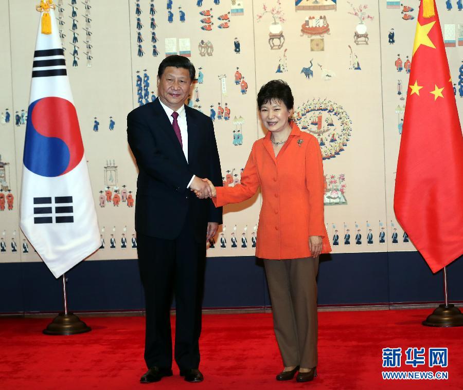 7月3日，國家主席習(xí)近平在首爾同韓國總統(tǒng)樸槿惠舉行會談。新華社記者 蘭紅光 攝