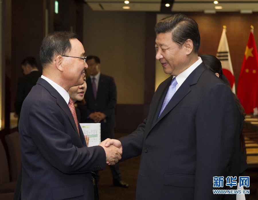 7月4日，國家主席習(xí)近平在首爾會見韓國總理鄭烘原。 新華社記者謝環(huán)馳攝  