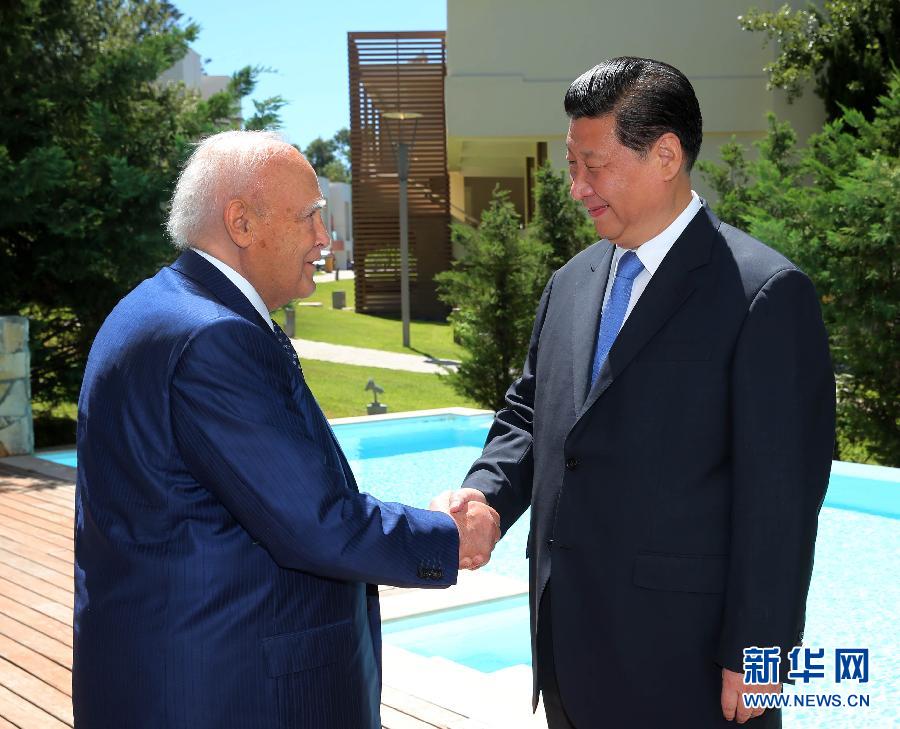7月13日，中國(guó)國(guó)家主席習(xí)近平在希臘羅德島會(huì)見希臘總統(tǒng)帕普利亞斯。 新華社記者 蘭紅光 攝